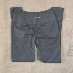 ALPHALETE SEAMLESS LEGGINGS SIZE L